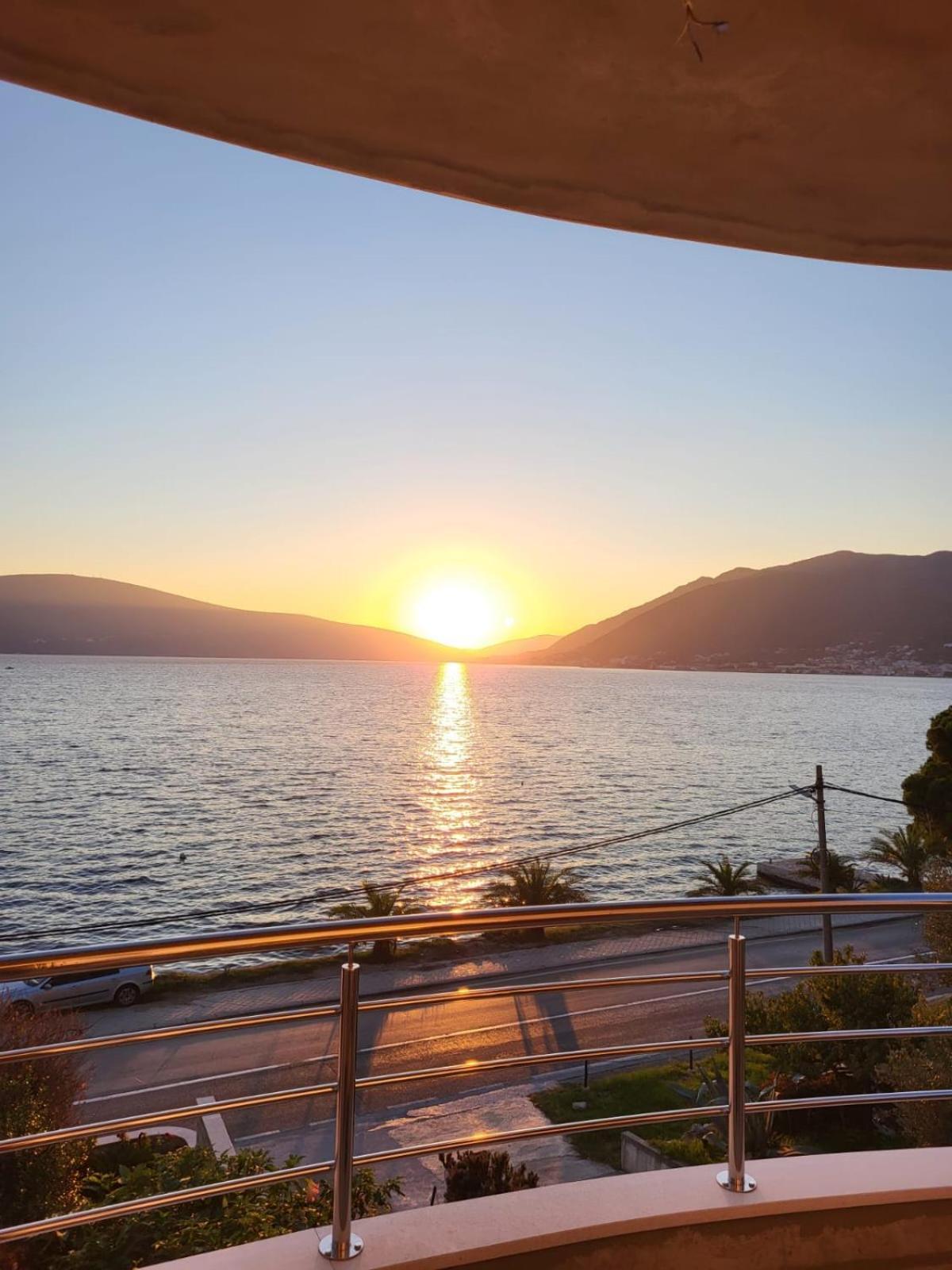 Matkovic Residence Tivat Exteriör bild
